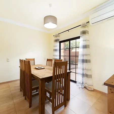 Fabulous T3 Townhouse With Private Swimming Pool