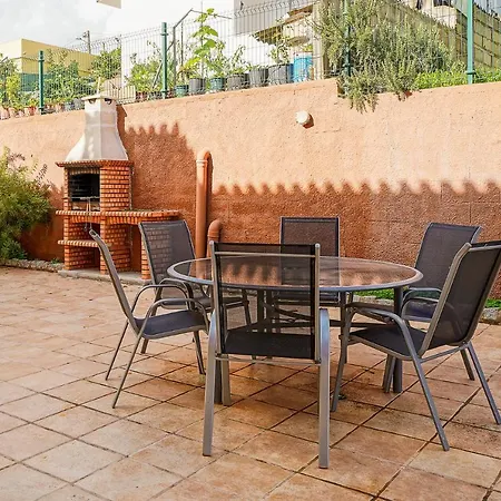 Dom wakacyjny Fabulous T3 Townhouse With Private Swimming Pool